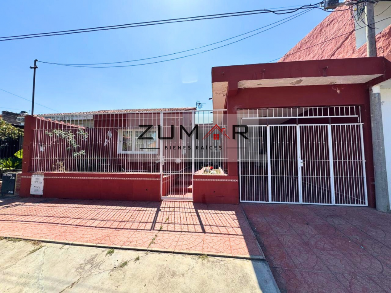 CASA EN VENTA EN BARRIO INTERSINDICAL!